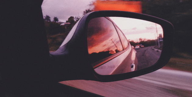 reflection of vehicle in side mirror